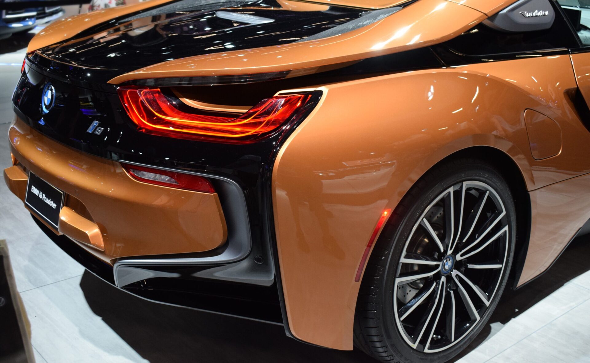 i8